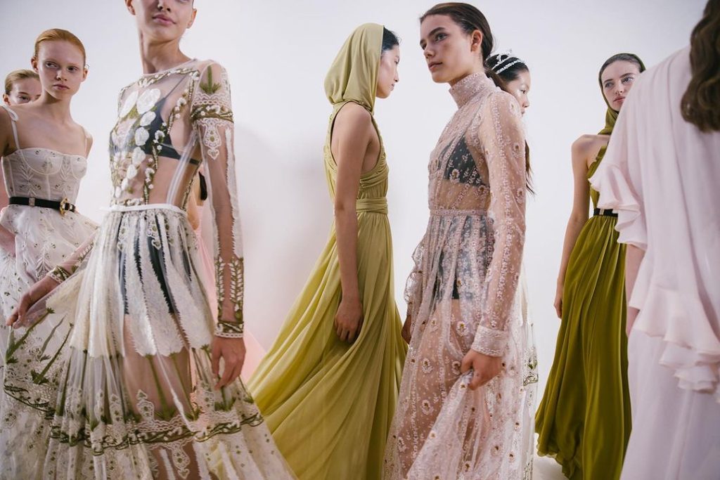 Simple and beautiful: Giambattista Valli Spring/Summer 2024